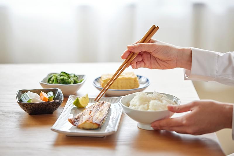 箸は、「命の橋渡し」をする大切な道具です。